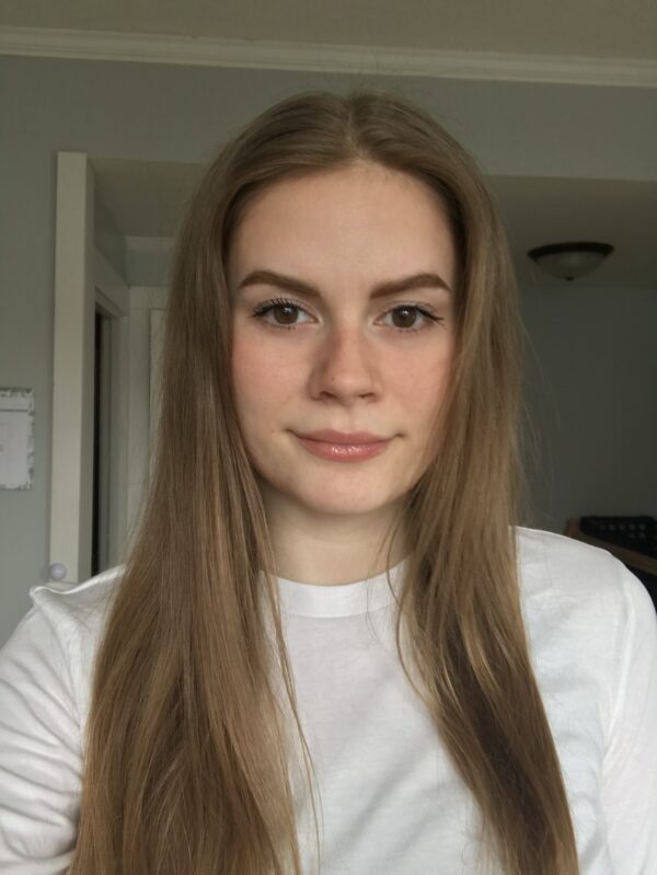 Emily Holzknecht