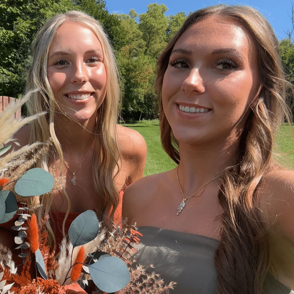 Wenger-Sisters-square
